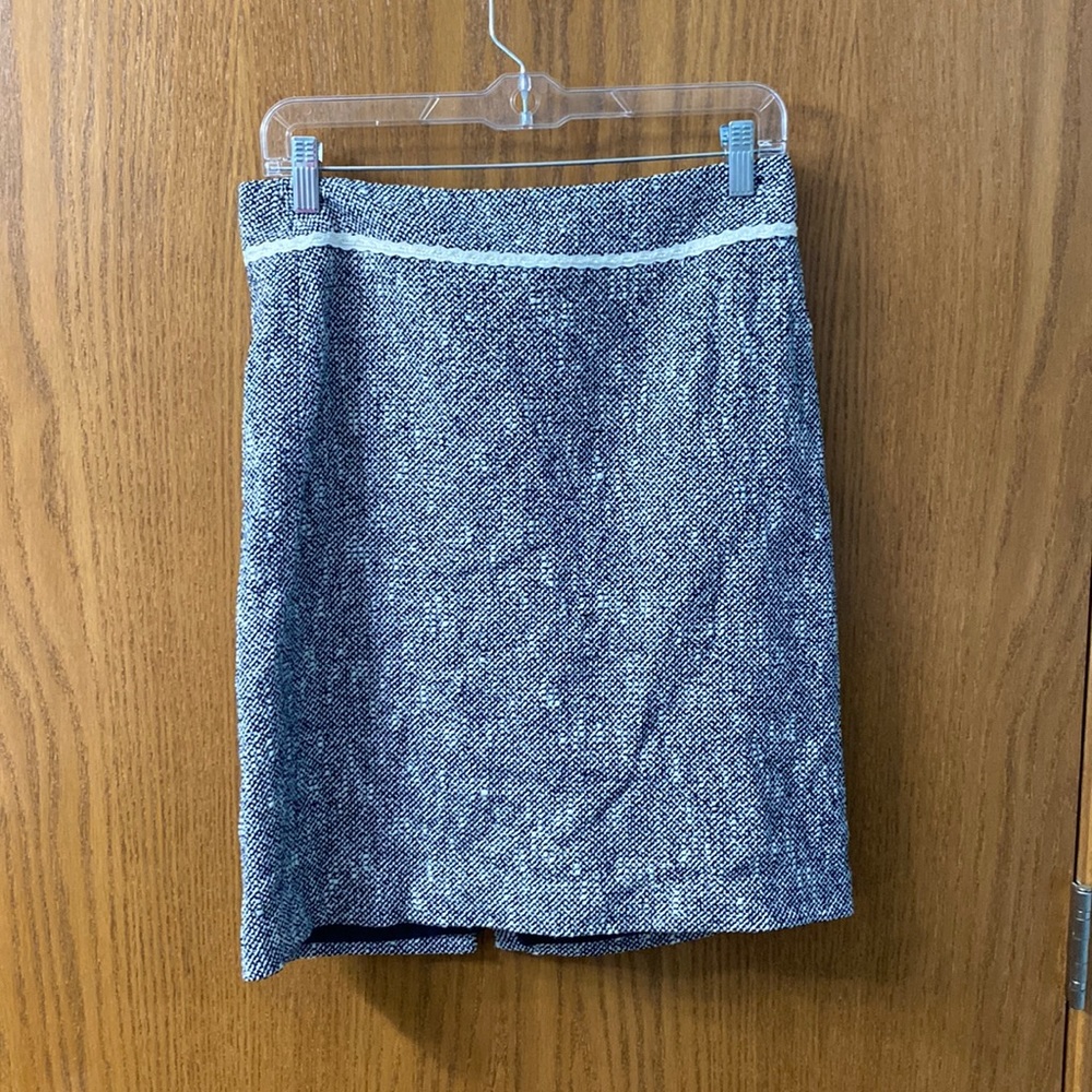 “5/$20” Villager a lLiz Claiborne Company mini skirt dark blue and white…